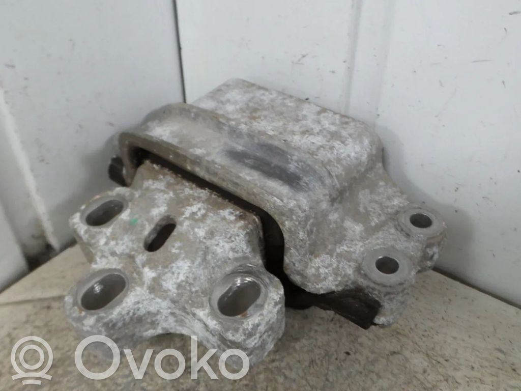 Audi Q3 8U Gearbox mount 