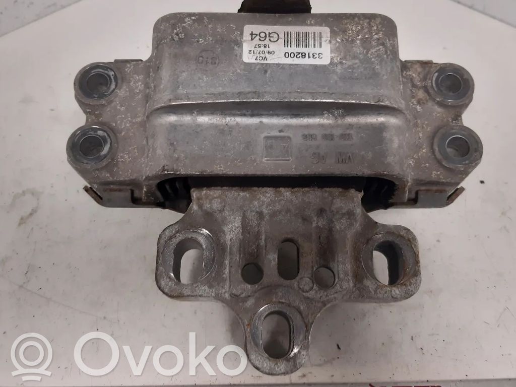 Volkswagen PASSAT B7 Gearbox mount 