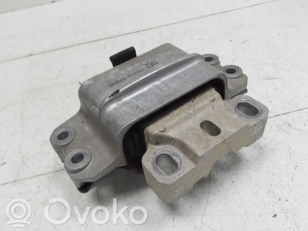 Volkswagen PASSAT B7 Soporte de la caja de cambios 