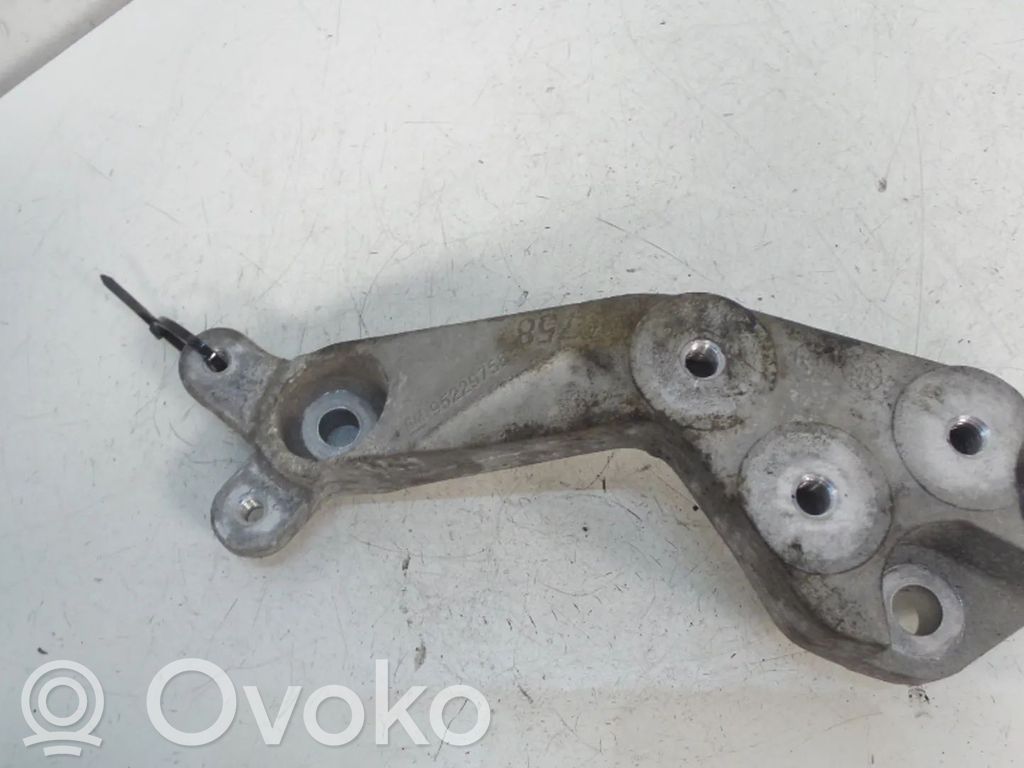 Opel Mokka Mocowanie / Uchwyt skrzyni biegów 
