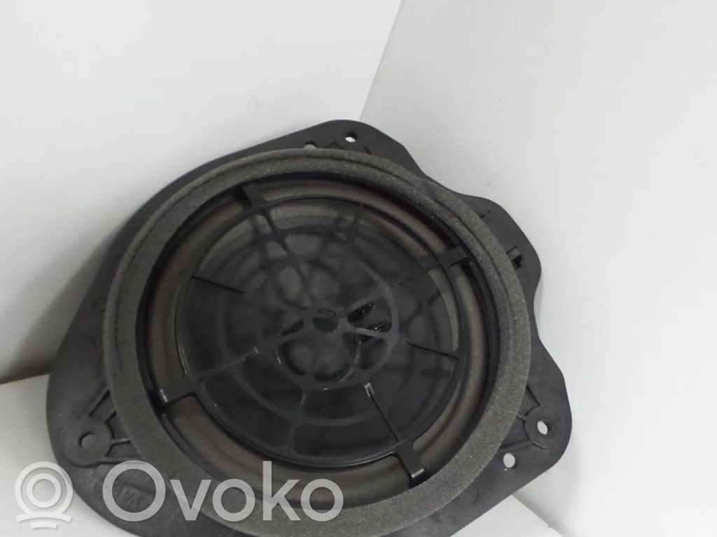 Audi TT TTS RS Mk3 8S Etuoven kaiutin 