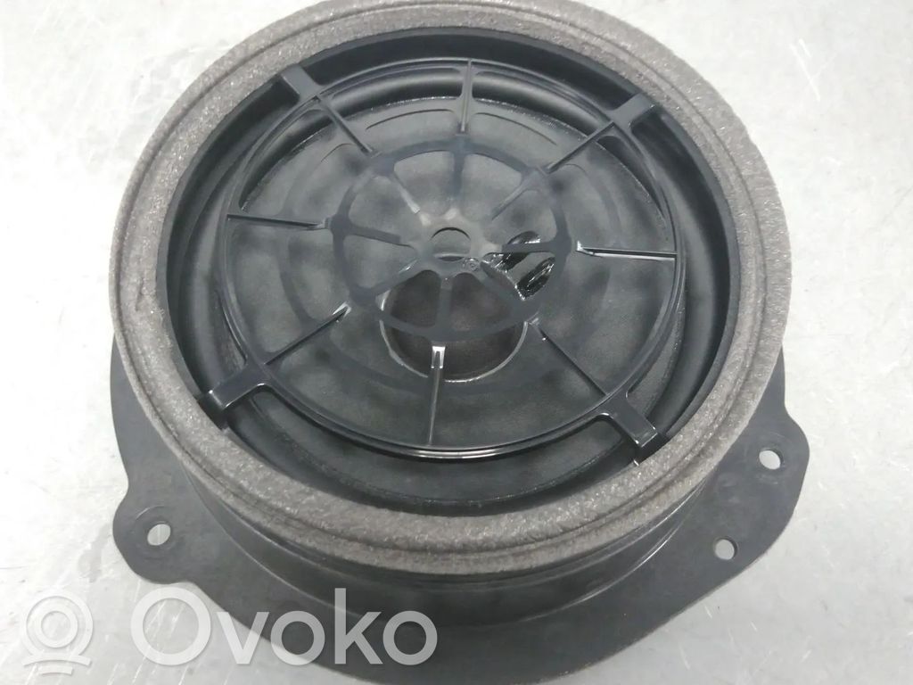 Audi A4 S4 B9 Etuoven kaiutin 