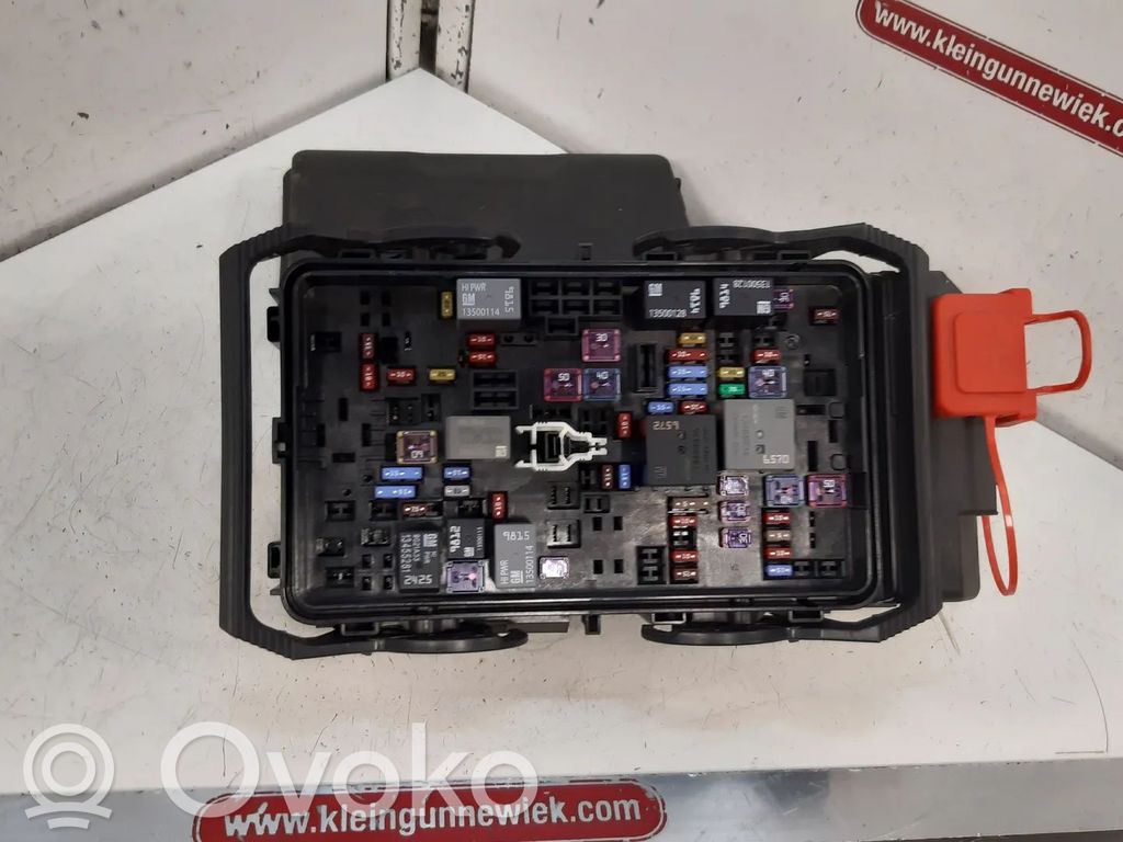 Opel Insignia B Módulo de fusible 