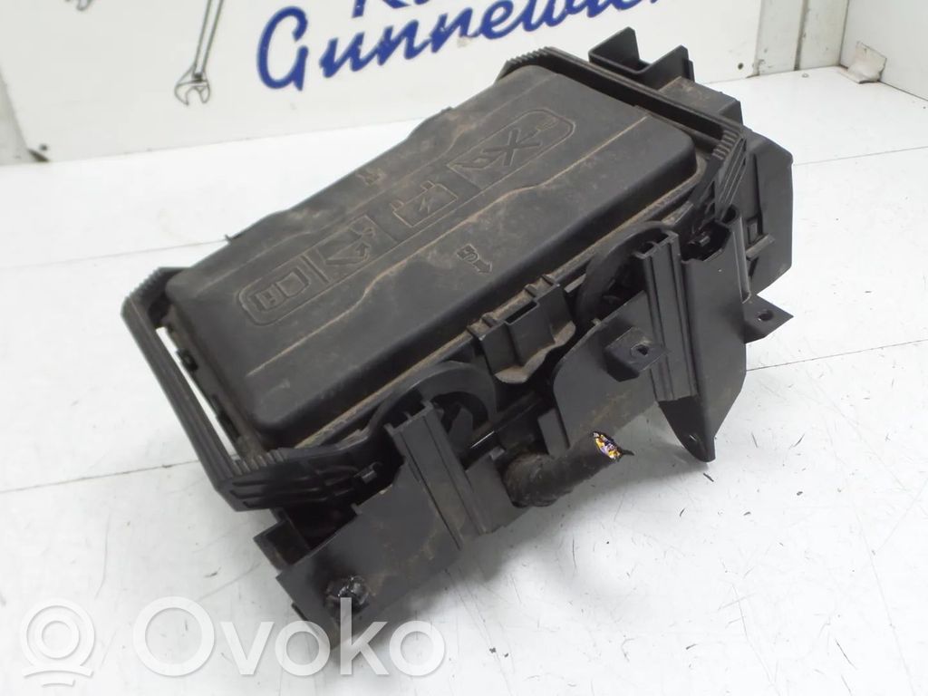 Opel Insignia B Módulo de fusible 