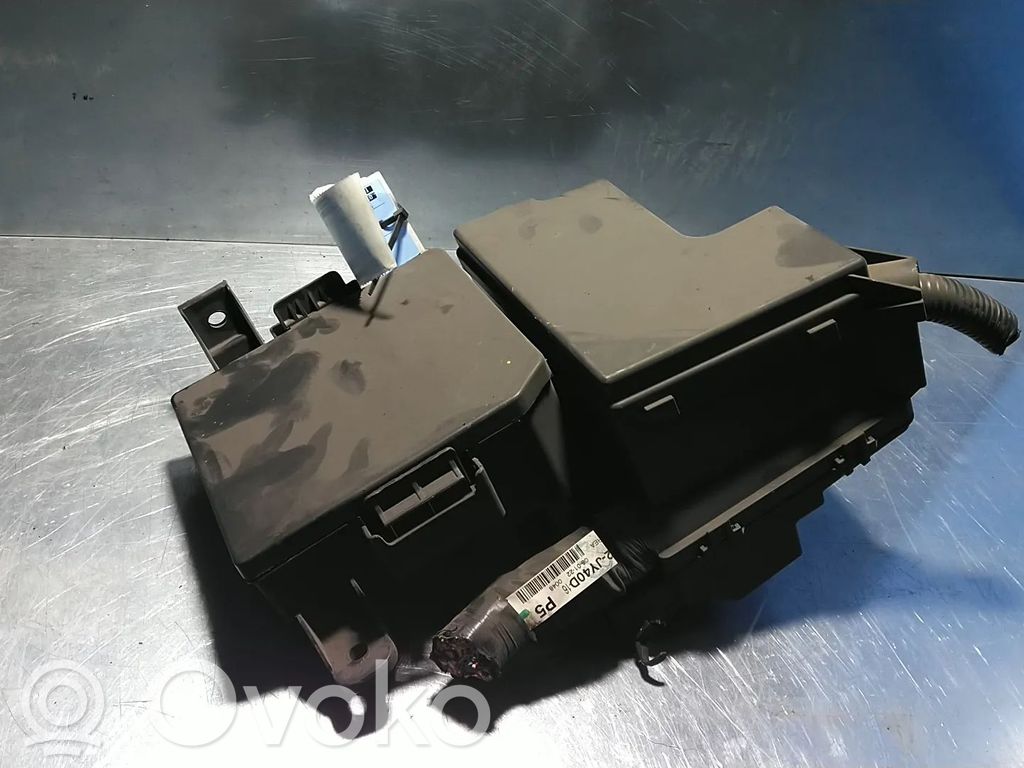 Renault Koleos I Fuse module 