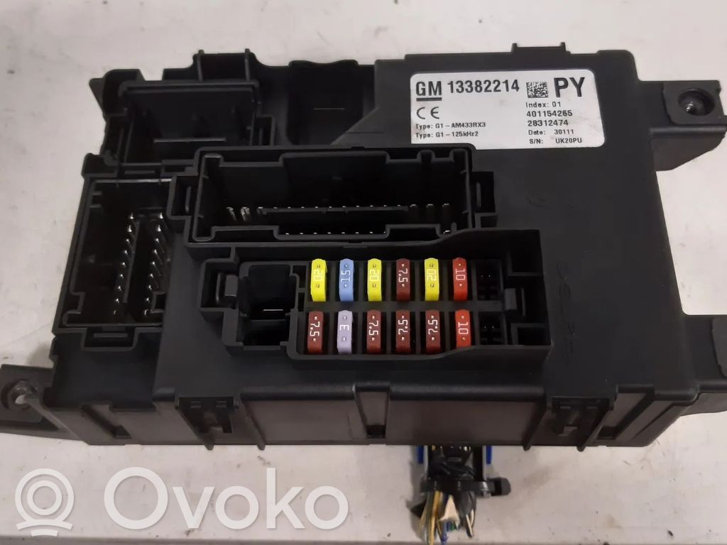 Opel Corsa D Saugiklių blokas 
