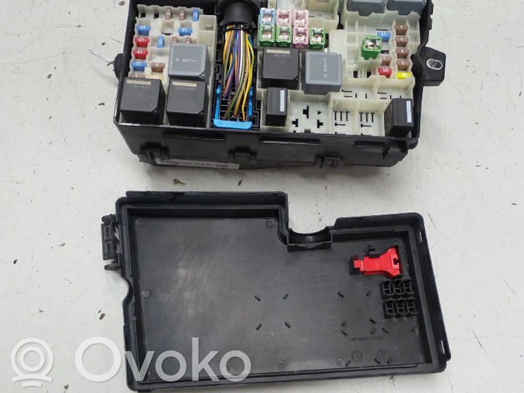 Ford Kuga II Sulakemoduuli 