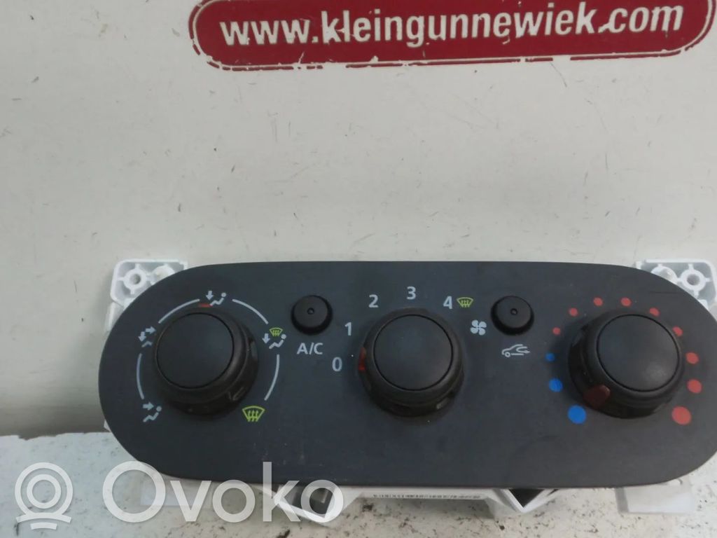 Opel Vivaro Climate control unit 