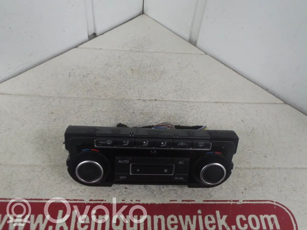 Volkswagen Golf VI Climate control unit 