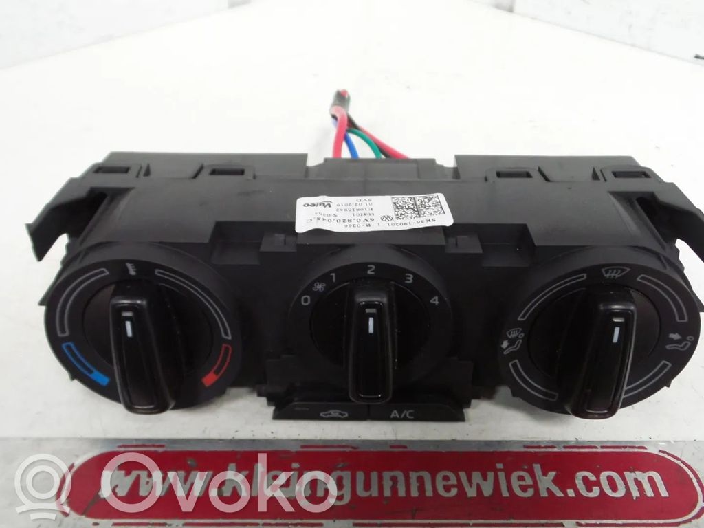 Skoda Fabia Mk3 (NJ) Panel klimatyzacji 