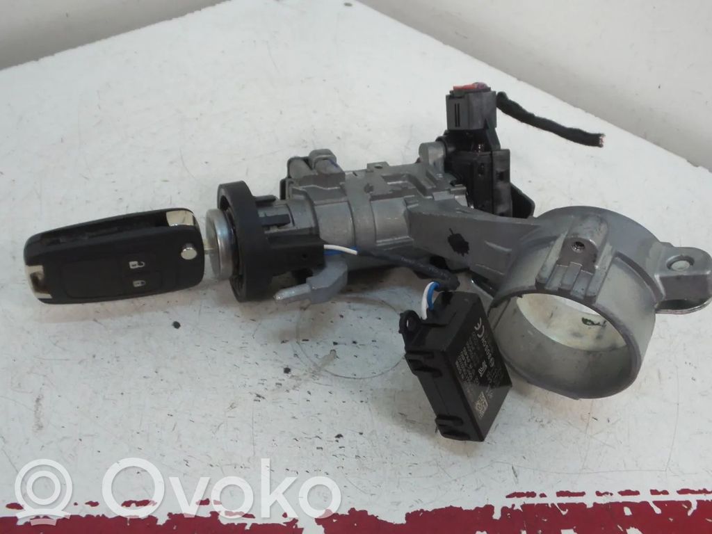 Opel Corsa E Butuc cheie contact 