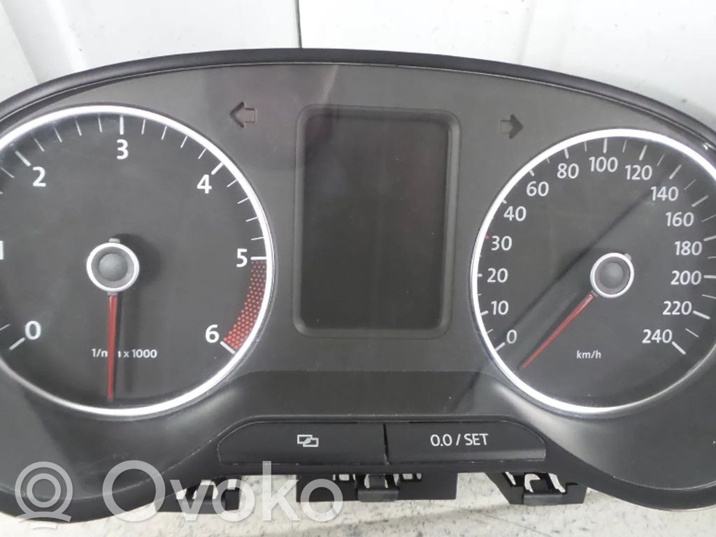 Volkswagen Polo V 6R Tachimetro (quadro strumenti) 