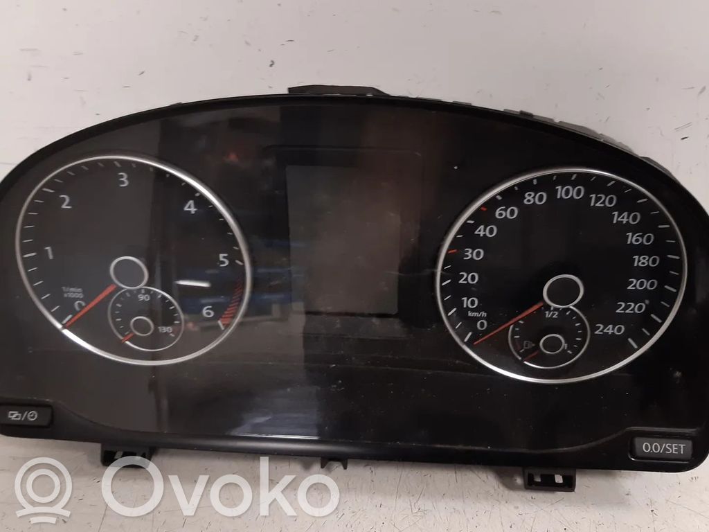 Volkswagen Touran II Tachimetro (quadro strumenti)
