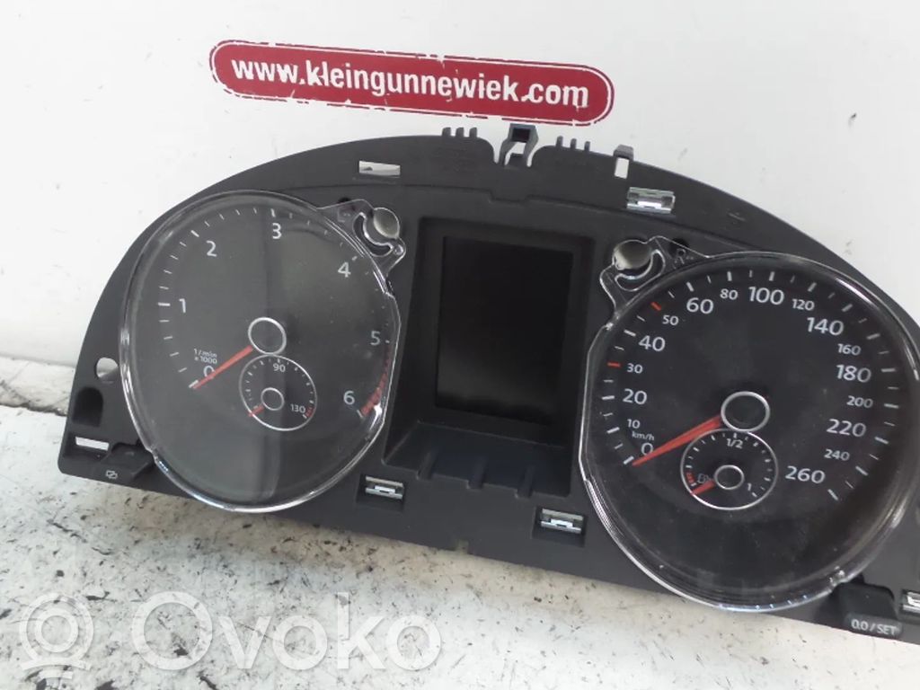 Volkswagen PASSAT B7 Tachimetro (quadro strumenti)