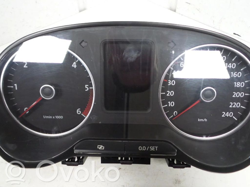 Volkswagen Polo V 6R Licznik / Prędkościomierz 
