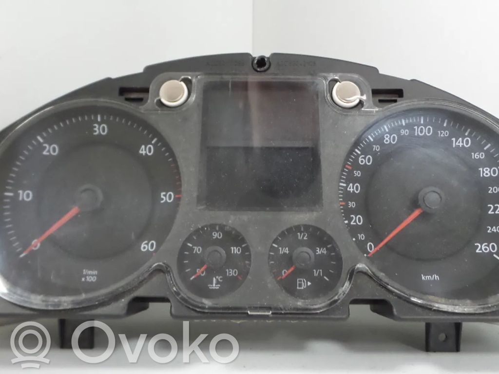 Volkswagen PASSAT B6 Speedometer (instrument cluster) 