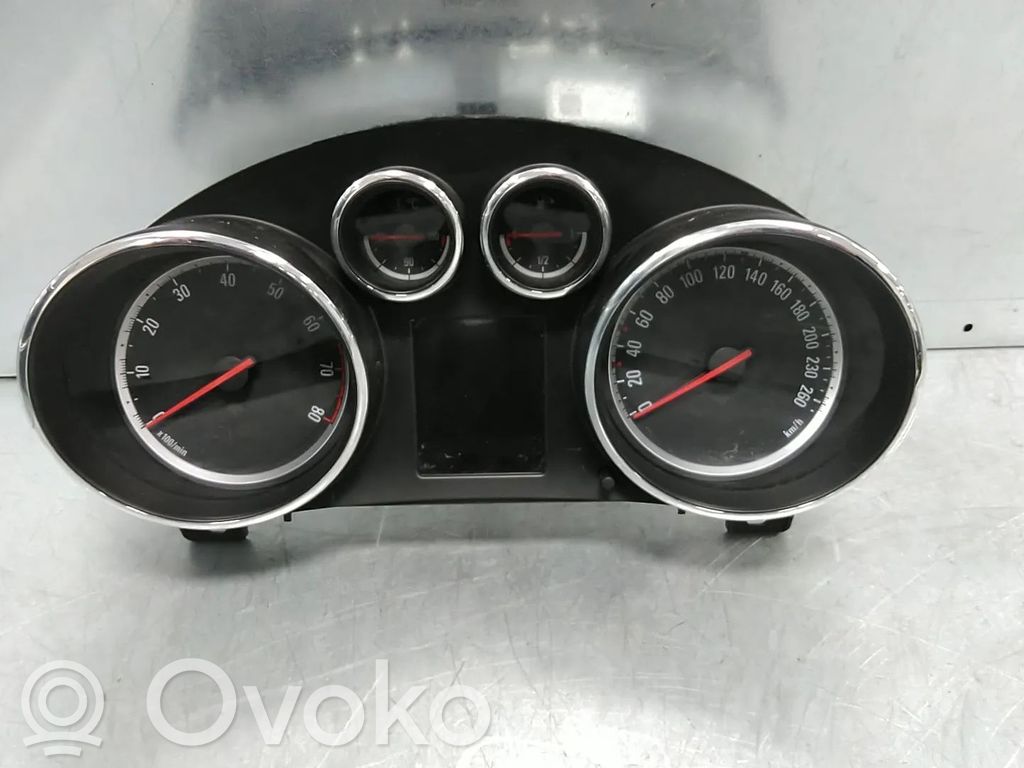 Opel Astra J Speedometer (instrument cluster) 