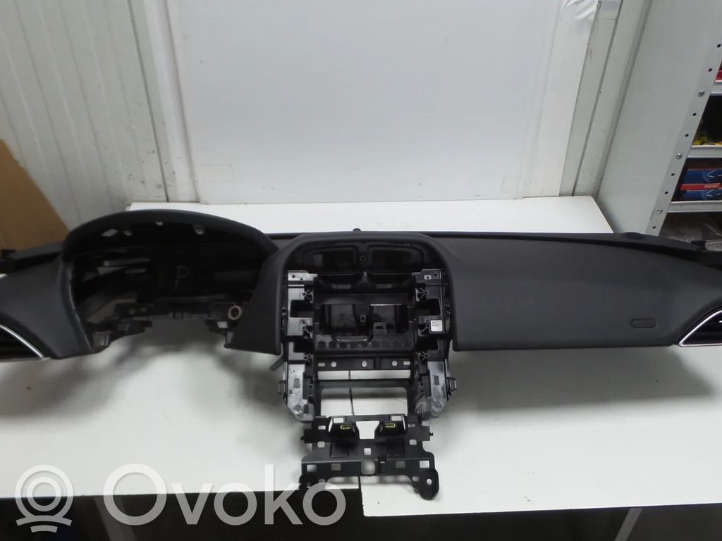Jaguar F-Pace Deska rozdzielcza 