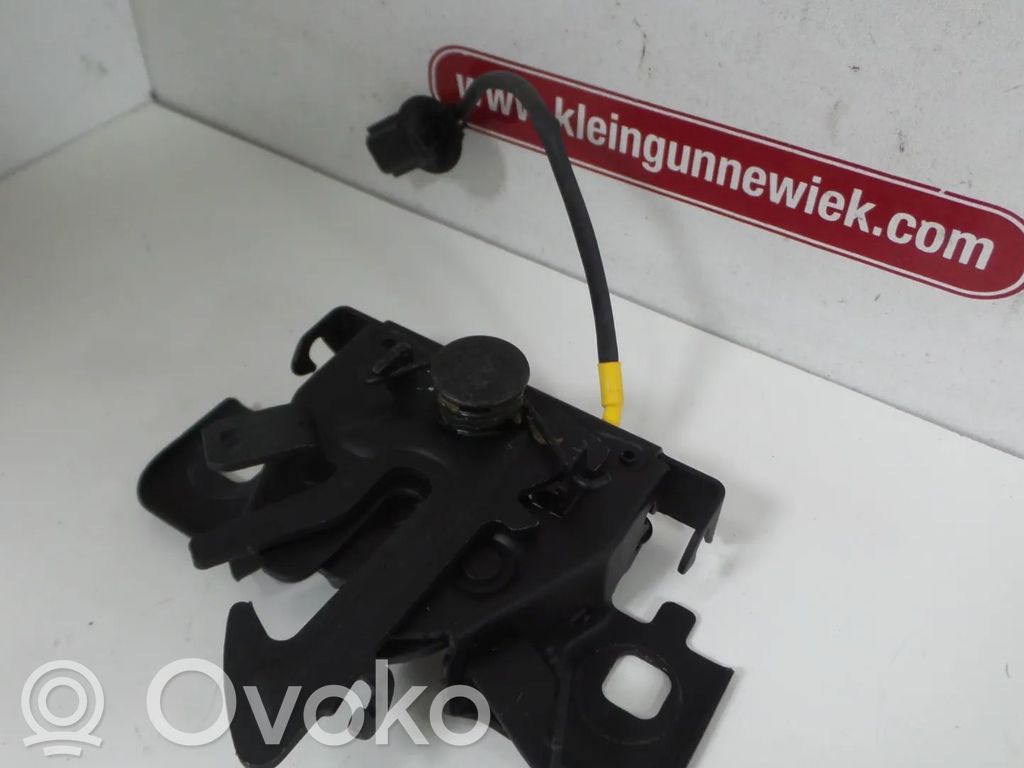 Renault Captur Încuietoare capotă 
