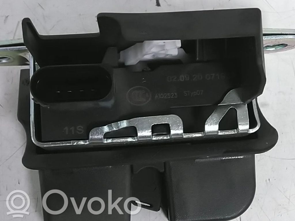 Volkswagen Polo VI Serrure de loquet coffre 