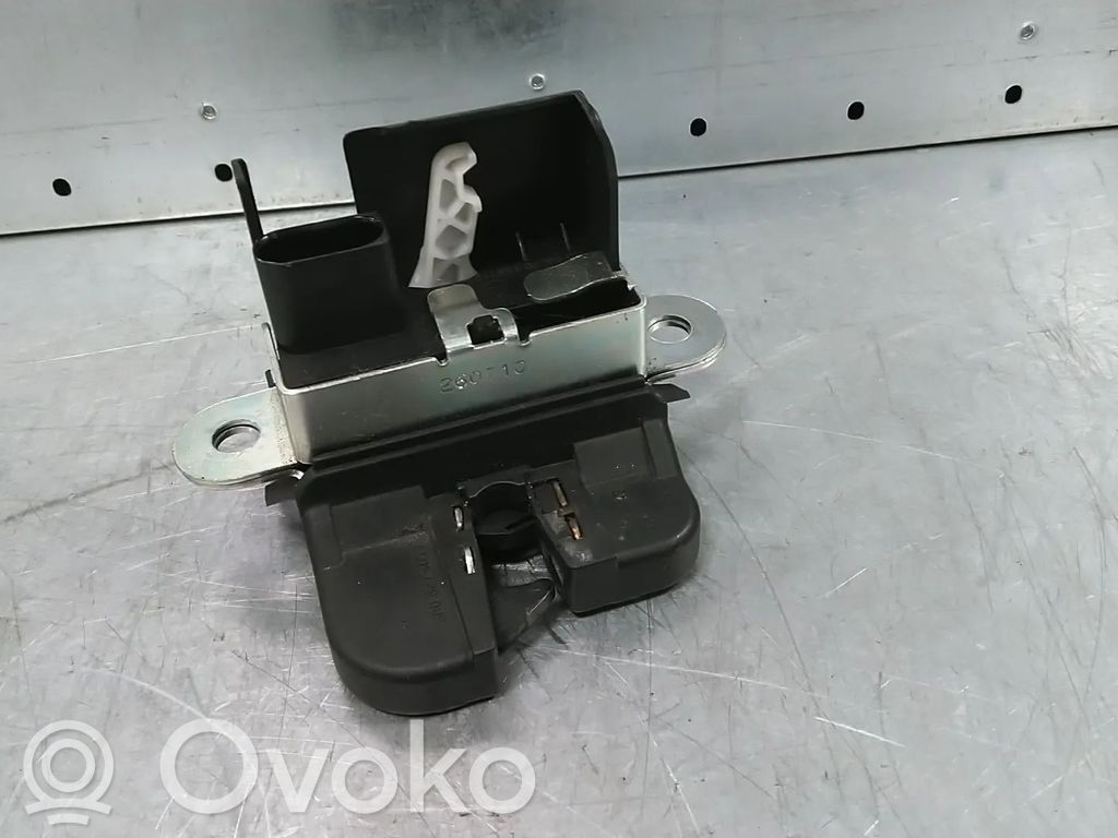 Volkswagen Polo V 6R Zamek klapy tylnej / bagażnika 
