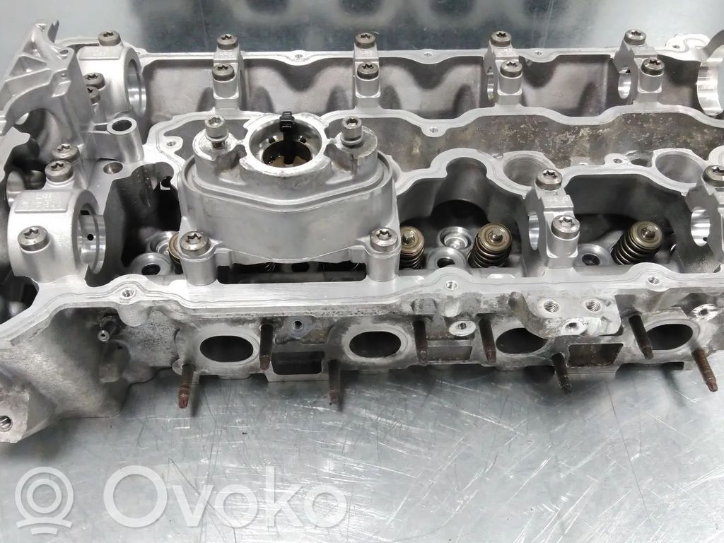 BMW 7 F01 F02 F03 F04 Engine head 