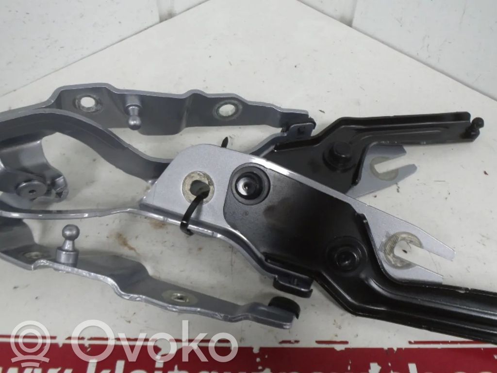 Tailgate hinge   8W7827302,8W7827301
