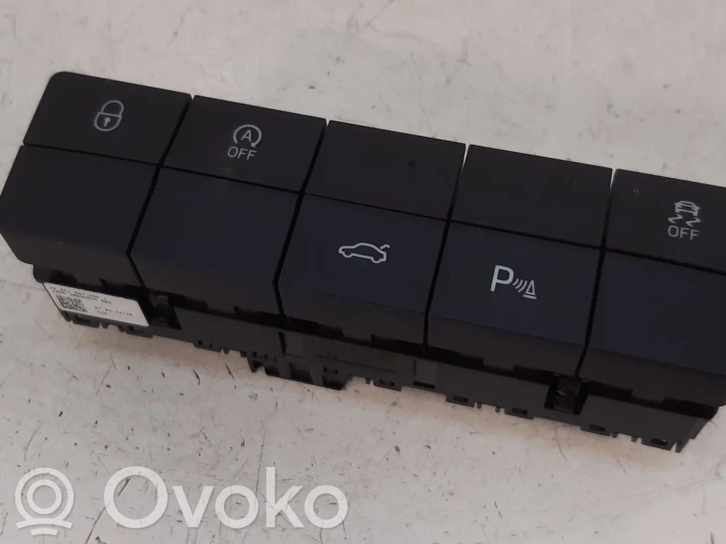 Skoda Octavia Mk3 (5E) Inne części wnętrza samochodu 