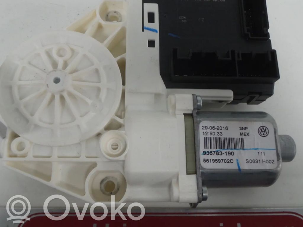 Volkswagen Jetta VI Etuoven ikkunan nostomoottori 
