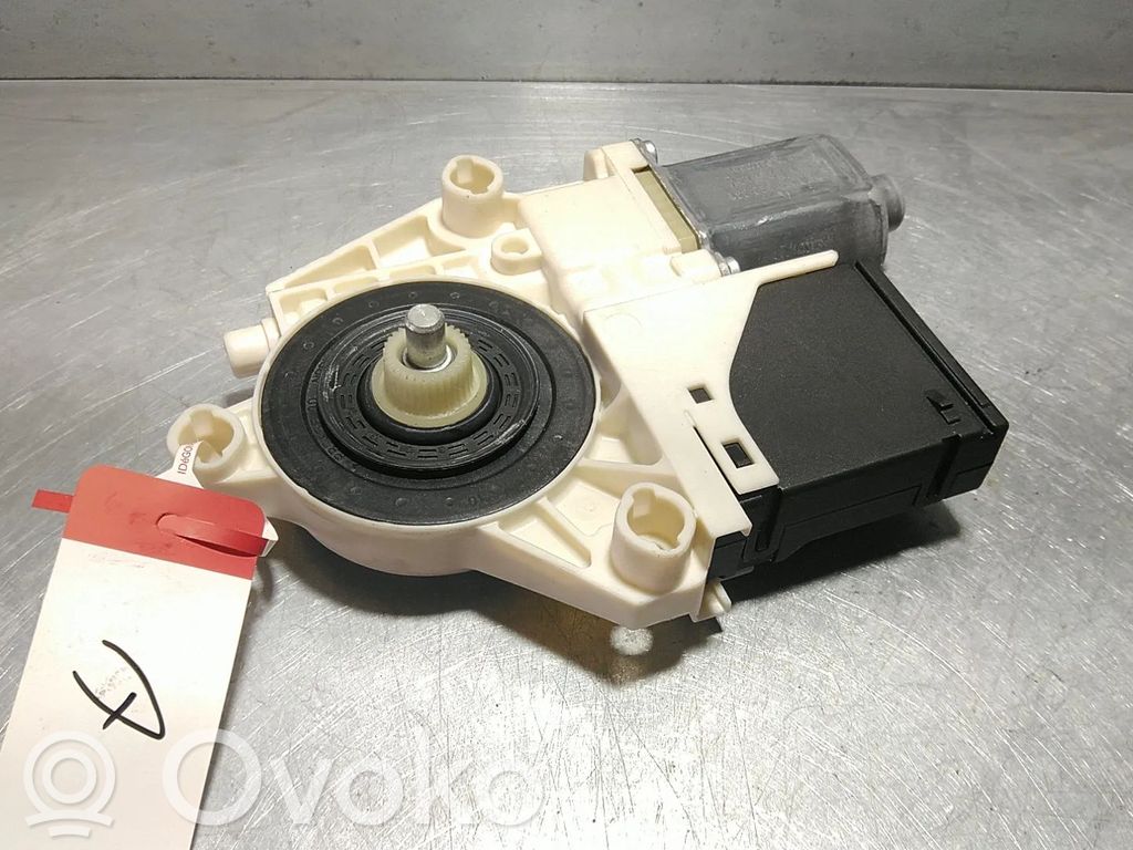 Renault Megane III Motorino alzacristalli della portiera anteriore 