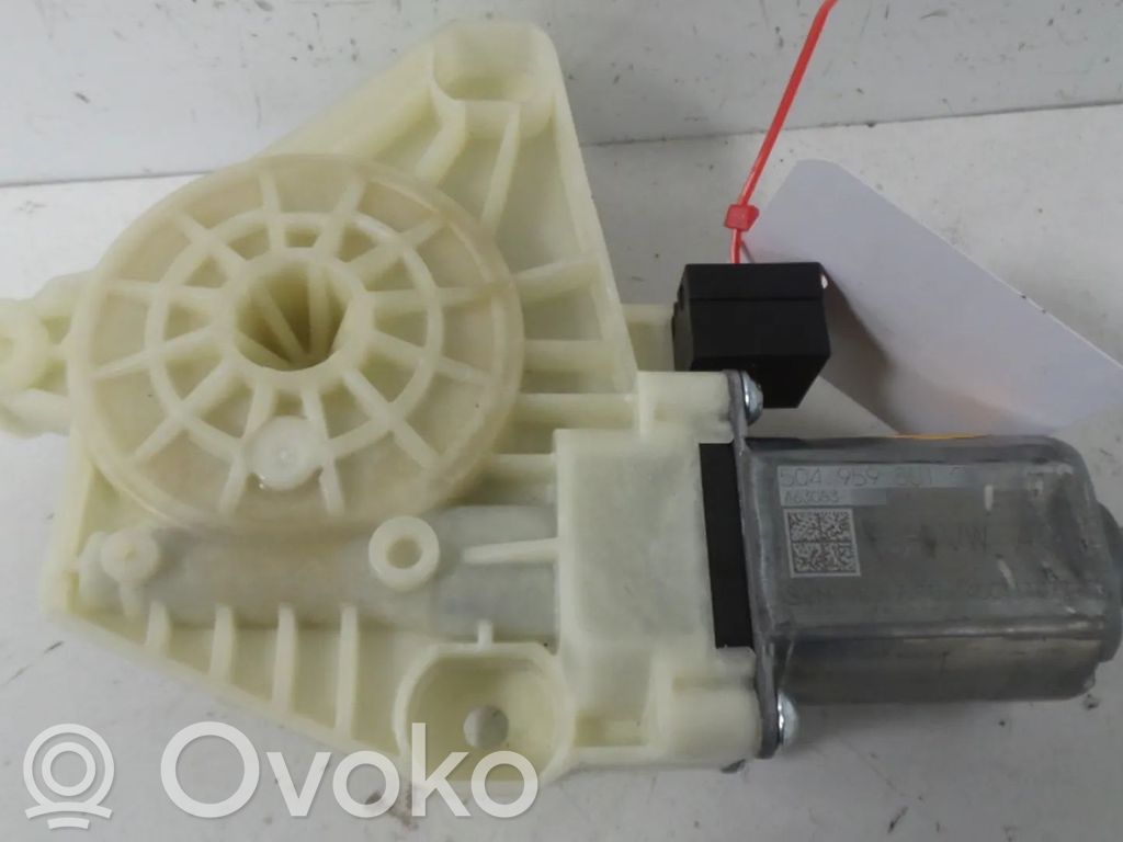 Volkswagen PASSAT B8 Silnik regulatora szyby drzwi przednich 