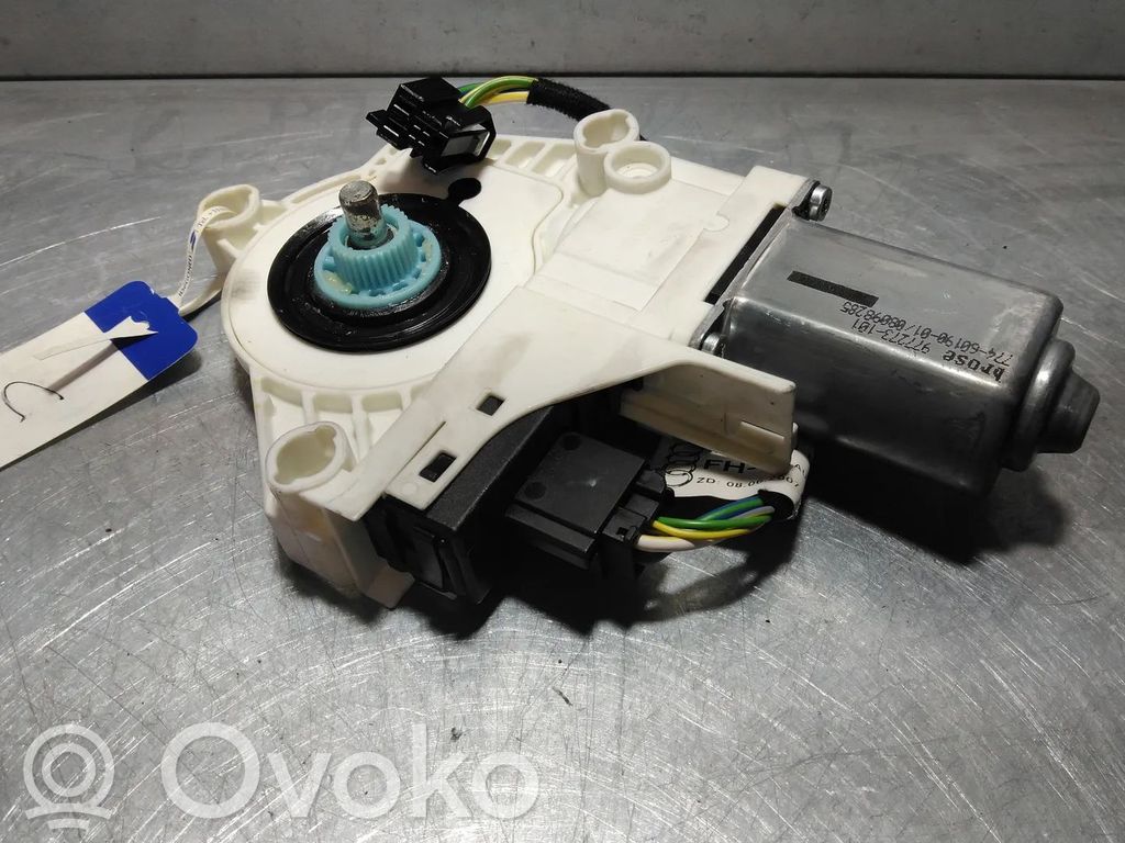 Silnik regulatora szyby drzwi przednich   4F0959801D