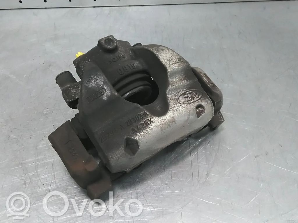 Ford Focus Zacisk hamulcowy przedni 