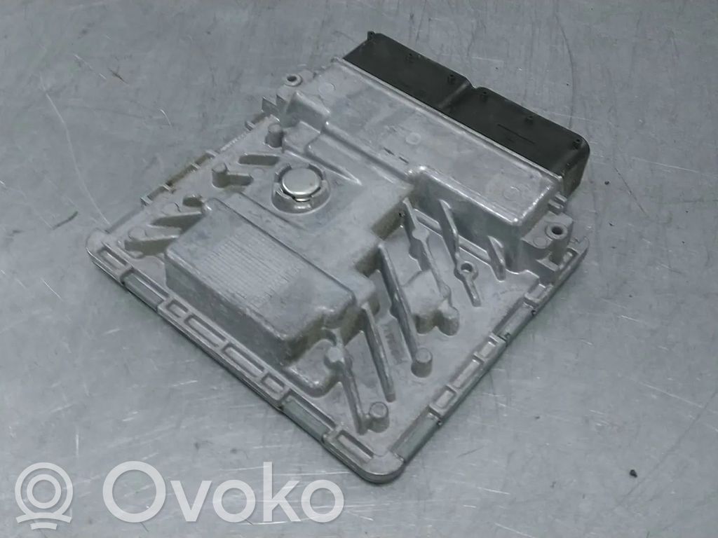 Volkswagen PASSAT B8 Engine control unit/module 