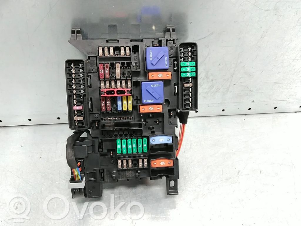 BMW 2 F22 F23 Module de fusibles 