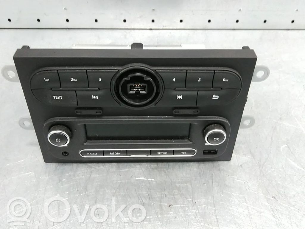 Renault Twingo III Unitate principală radio/CD/DVD/GPS 