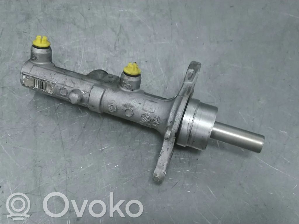 Opel Vivaro Główny cylinder hamulca 