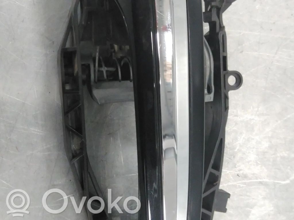 BMW 5 G30 G31 G38 Osłona klamki drzwi tylnych 