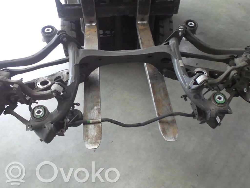 Audi A4 S4 B9 Belka osi tylnej 
