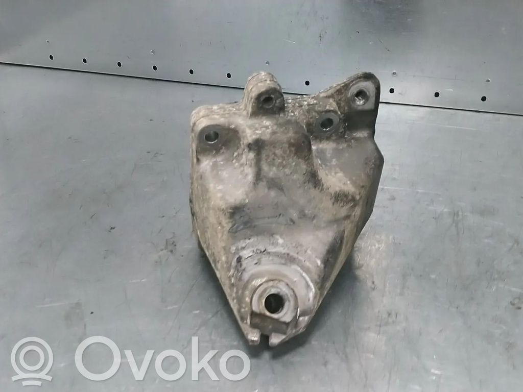 Mercedes-Benz CLS C219 Supporto di montaggio del motore 
