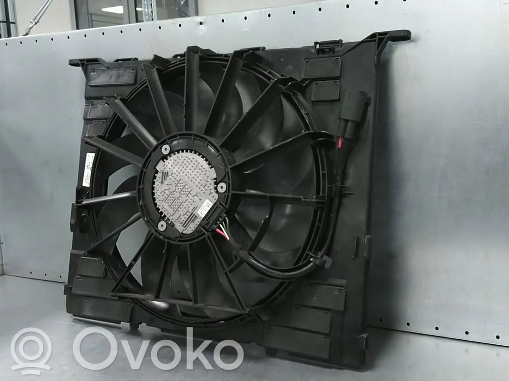 BMW 5 G30 G31 G38 Osłona wentylatora chłodnicy 