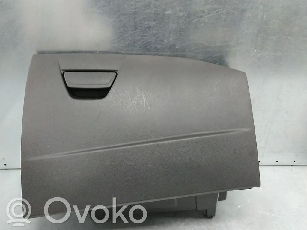Ford Focus Daiktadėžės (bordačioko) komplektas 