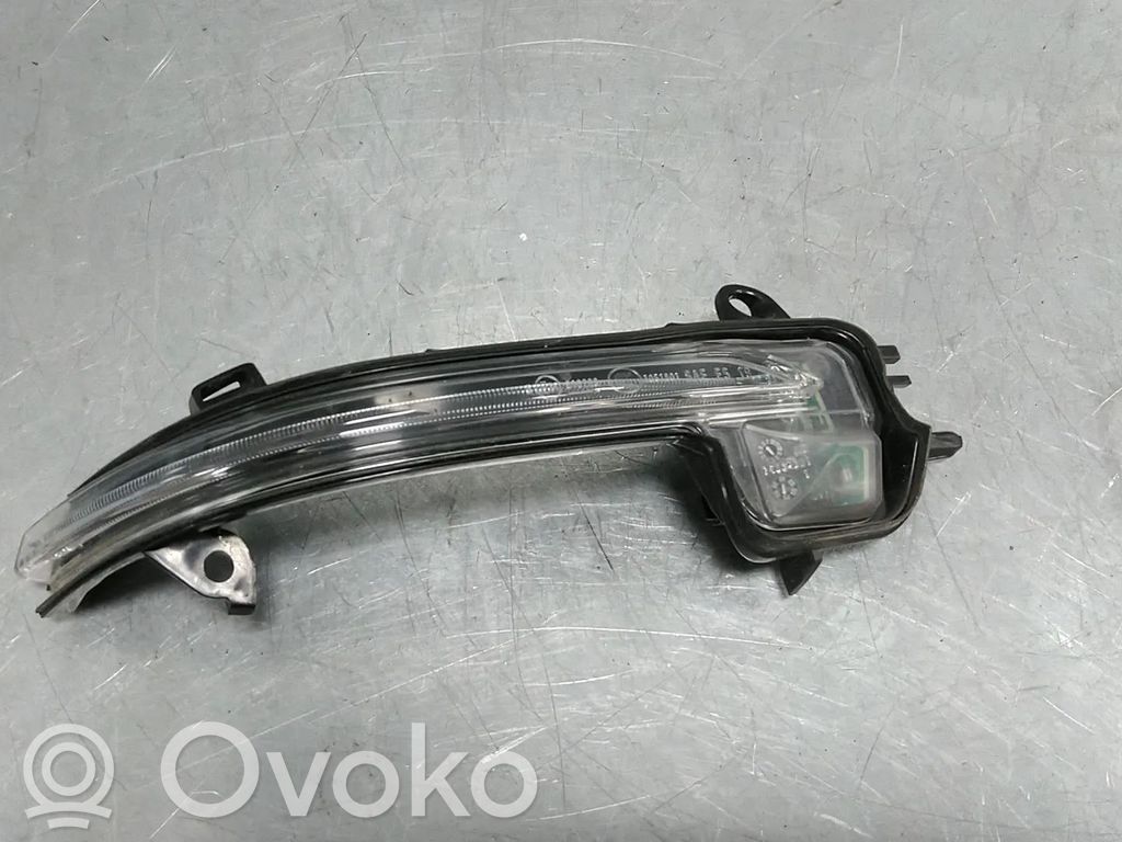BMW 2 F22 F23 Element lusterka bocznego drzwi przednich 