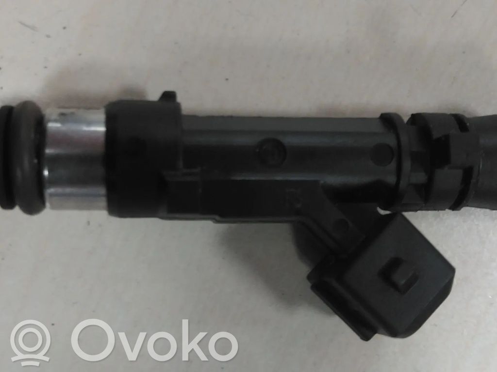 Opel Mokka Fuel injector 