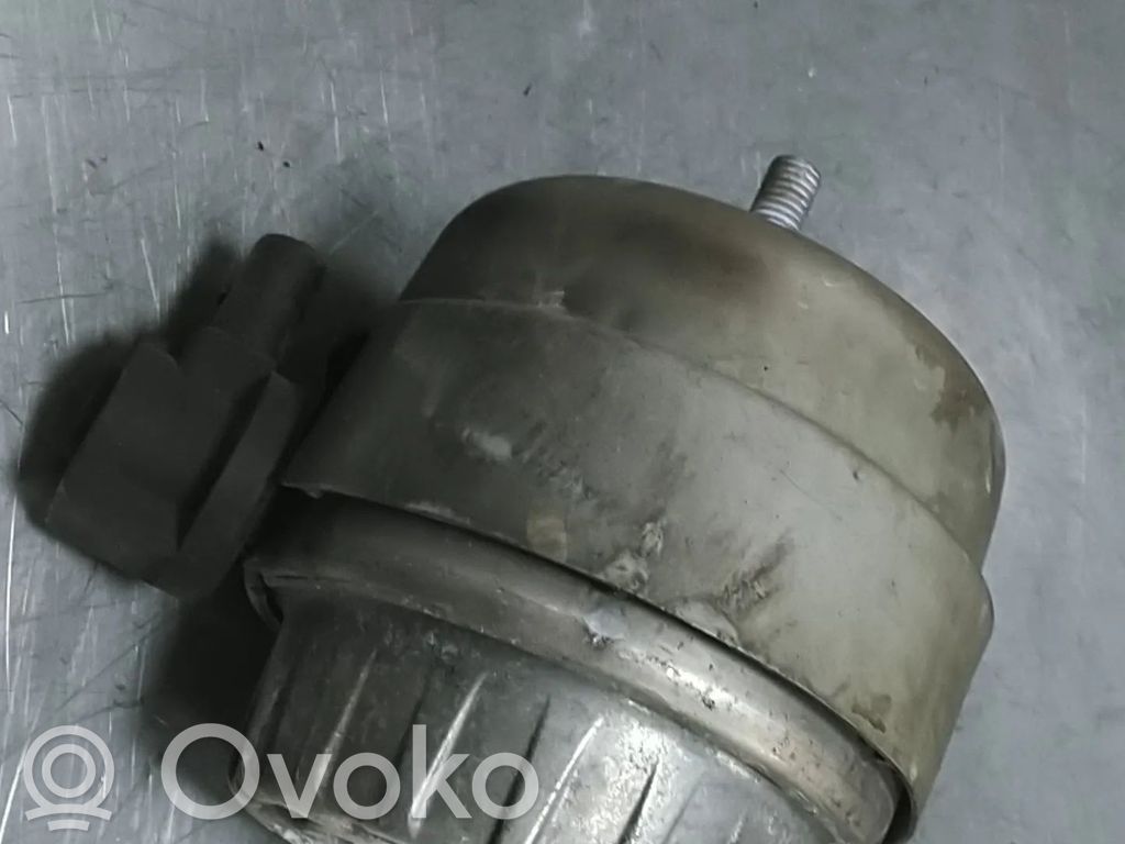 Audi A6 S6 C6 4F Engine mount bracket 