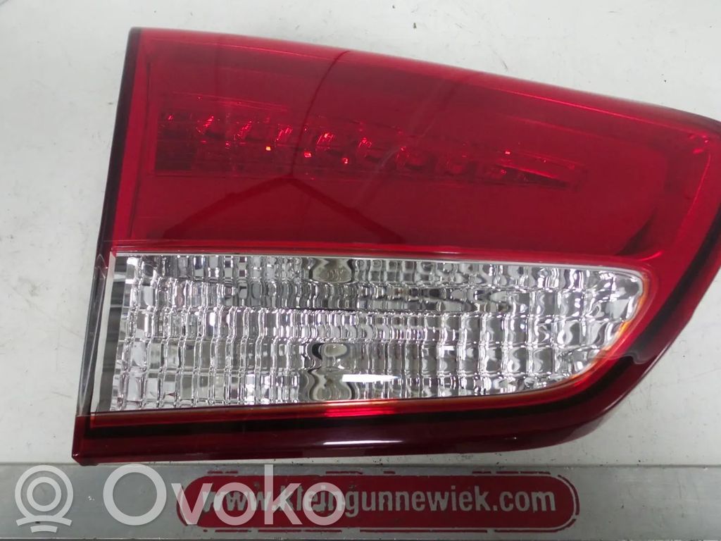 KIA Carens III Takavalot 