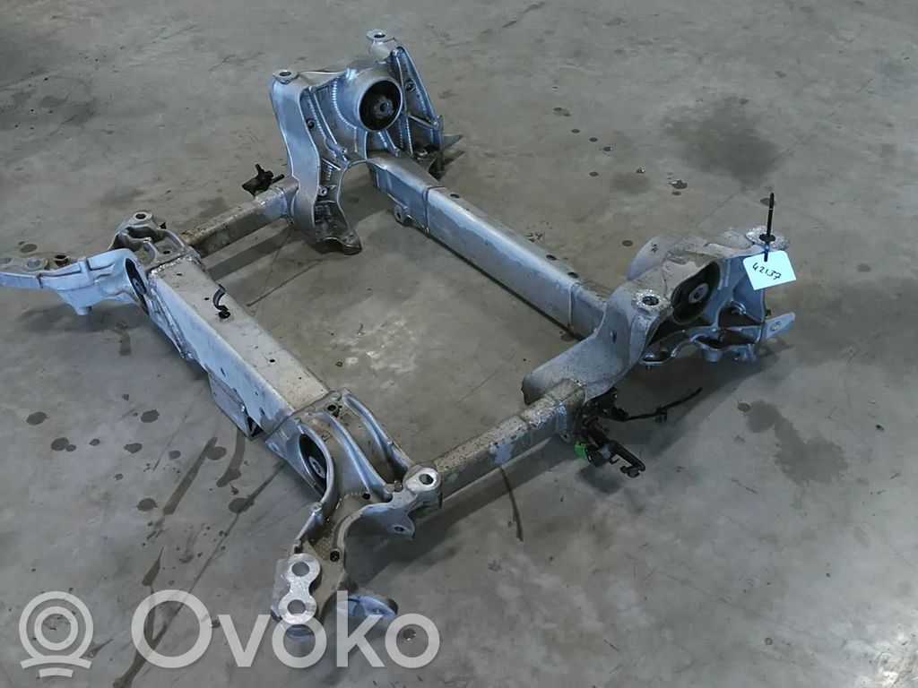 Audi e-tron Priekinis traversas 