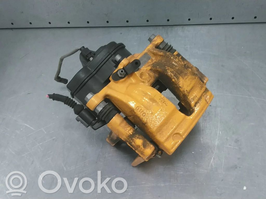 Audi e-tron Задний суппорт 