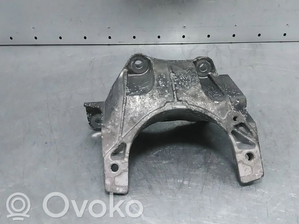 Porsche Panamera (971) Engine mount bracket 