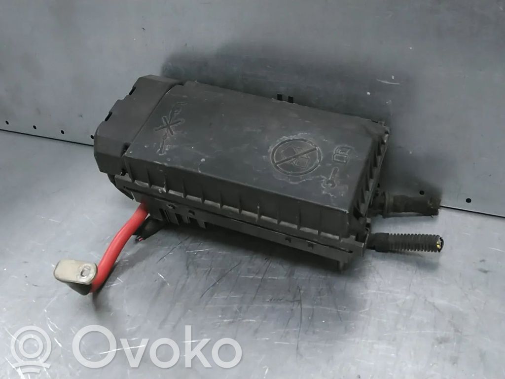 Opel Astra J Drošinātāju bloks 